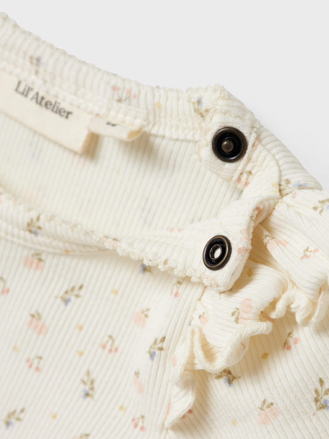 model_shot-front_full